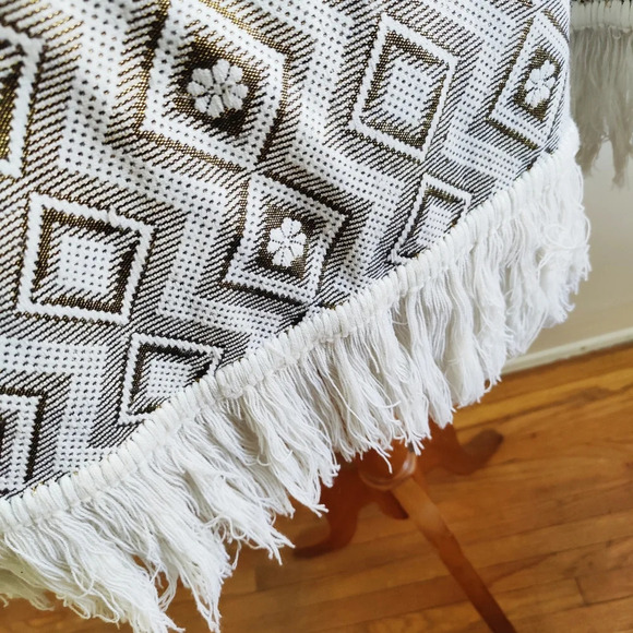 Poncho / Cream & Gold / Fringe / Fits up to Large - Picture 4 of 8